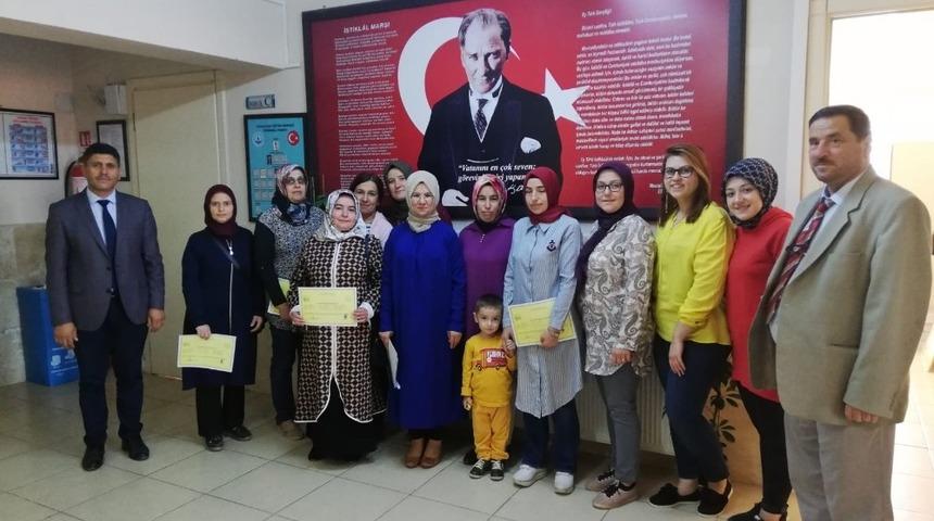‘Kadın Giysileri Dikim Elemanı Kursu’ sona erdi