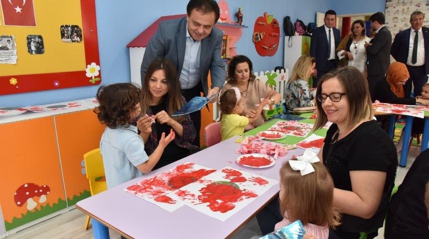 Başkan Şahin minik &ouml;ğrencilerle bir araya geldi