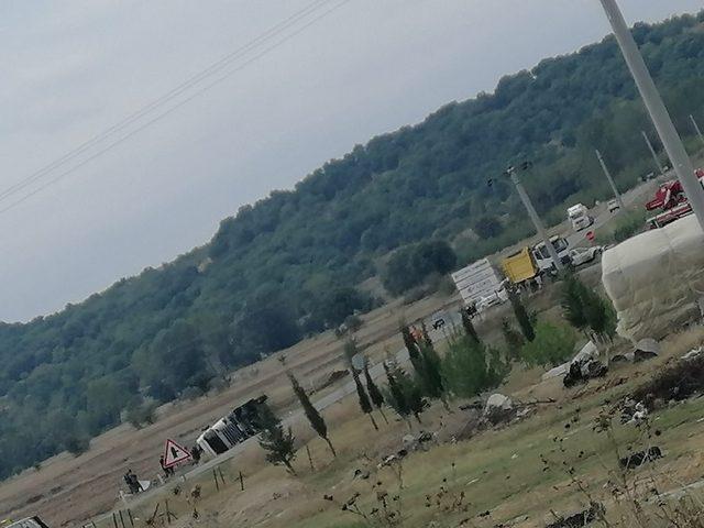 Kömür yüklü tır devrildi: 1 yaralı