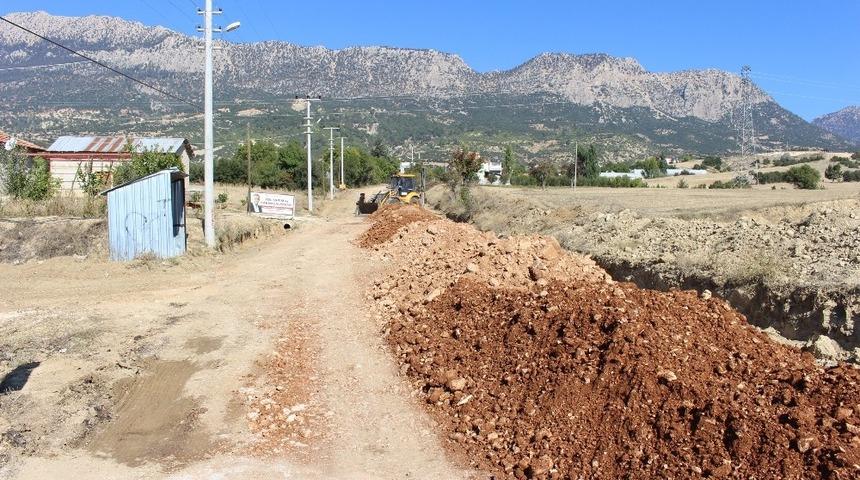 Elmalı&rsquo;da yollar yenileniyor