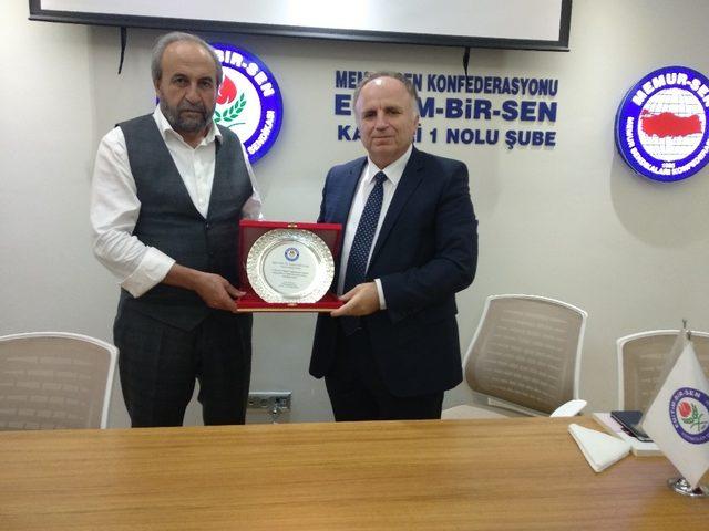 Prof. Dr. Temel Yeşilyurt Eğitim Bir Sen’de eğitimcilerle buluştu