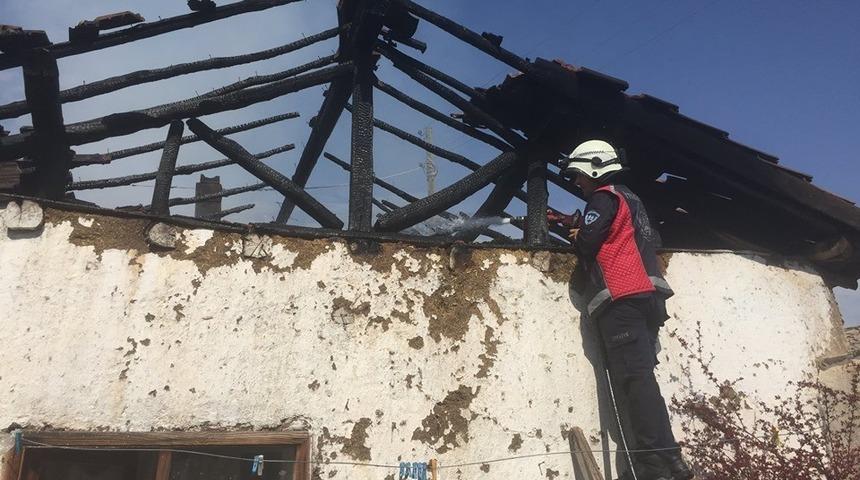 Amasya’da ev yangını