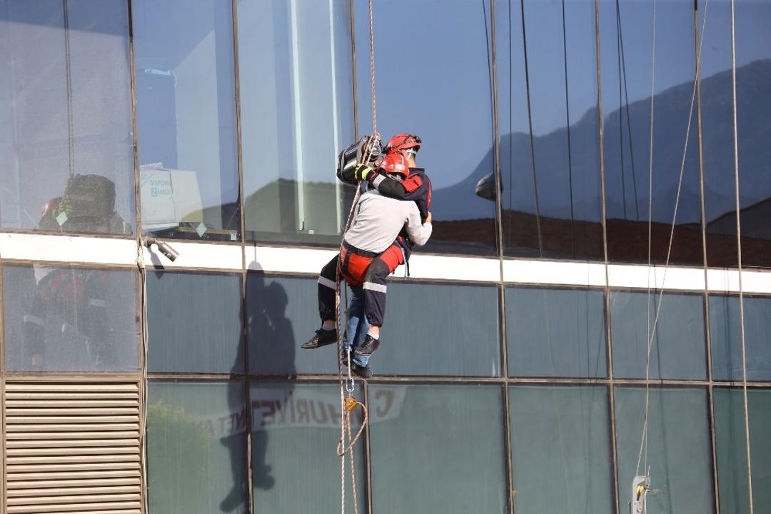 Denizli&rsquo;de nefes kesen acil durum tatbikatı drone ile g&ouml;r&uuml;nt&uuml;lendi