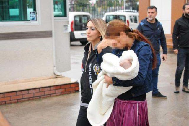 Hırsızlık şüphelisi kadın, kucağındaki bebeğiyle adliyede