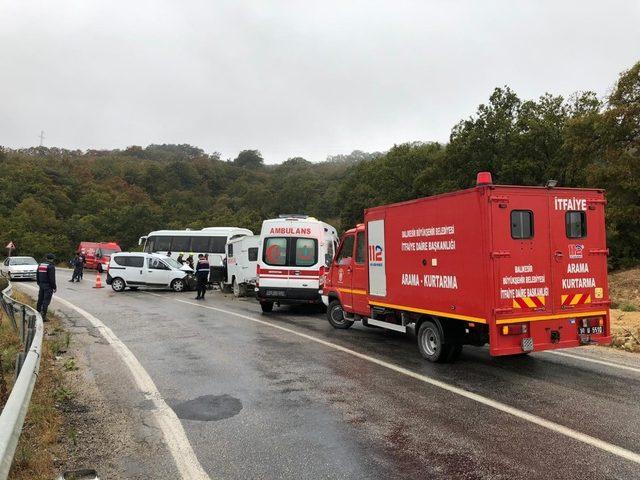 Balıkesir’de trafik kazası 5 yaralı