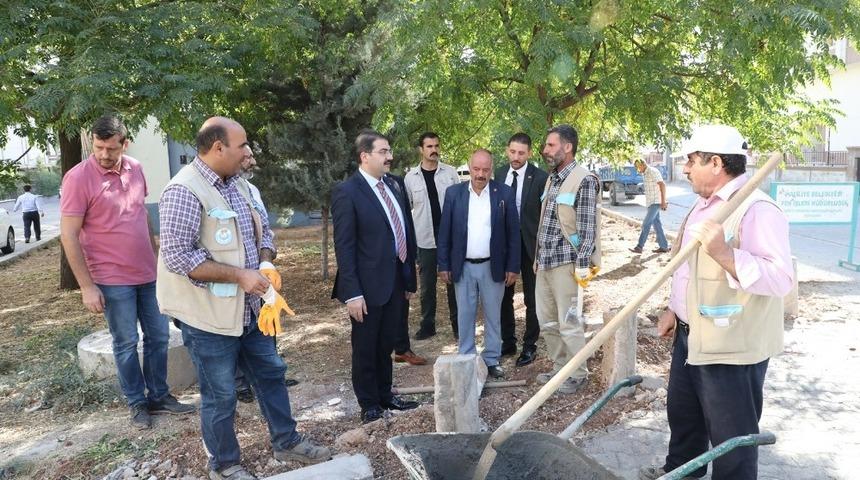 Haliliye&rsquo;de ağa&ccedil;lar toprakla buluşuyor