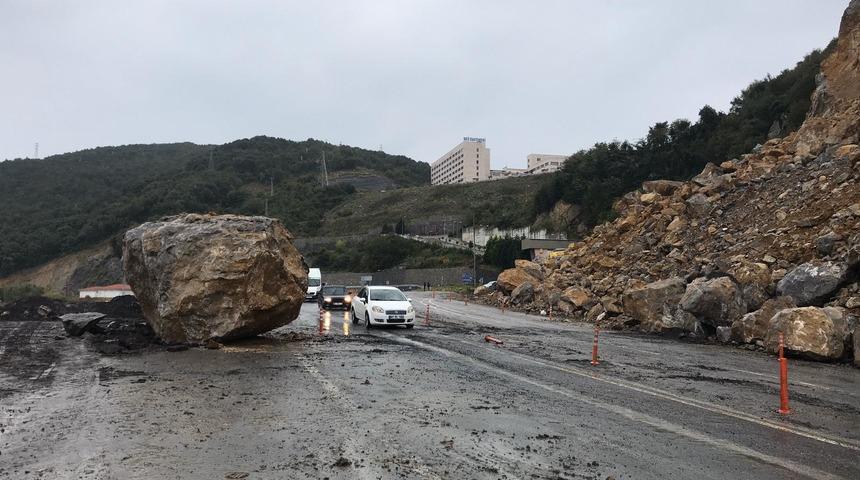 Tehlike oluşturan kaya d&uuml;ş&uuml;r&uuml;ld&uuml;