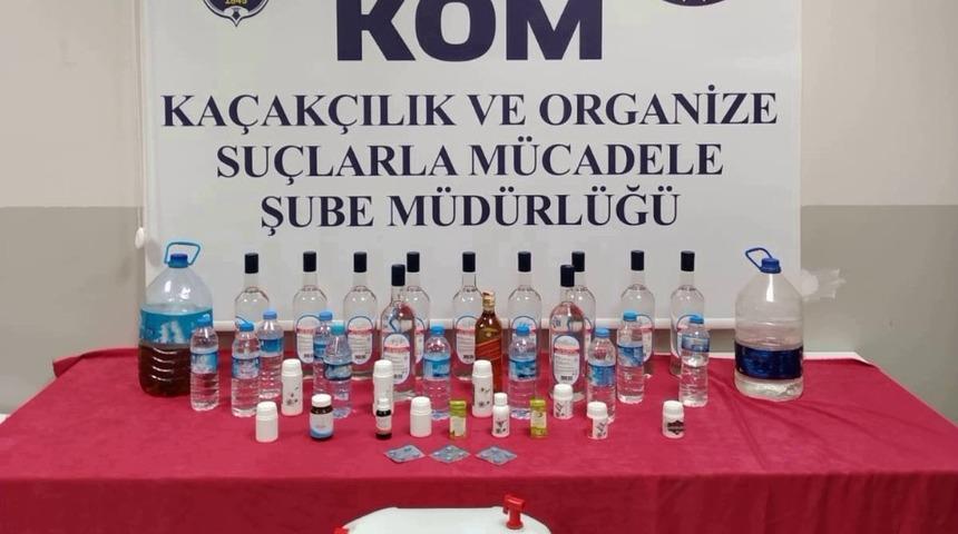 Litrelerce ka&ccedil;ak alkol &uuml;reten ş&uuml;pheli yakalandı