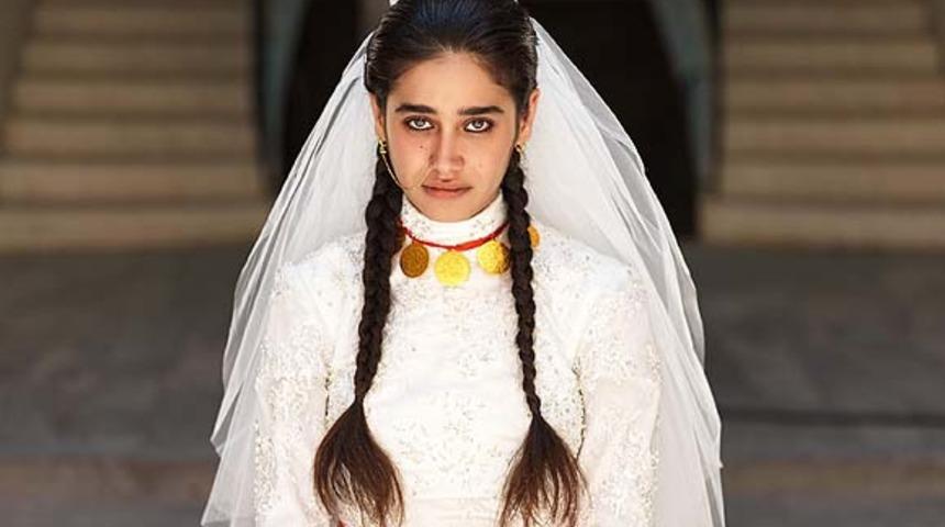 Meltem Miraloğlu 80 yaşındaki bir Amerikalı ile evlendi