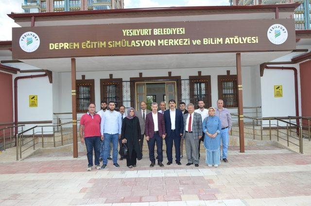 Yeşilyurt Belediye Başkanı Mehmet Çınar, yatırımları yerinde inceledi