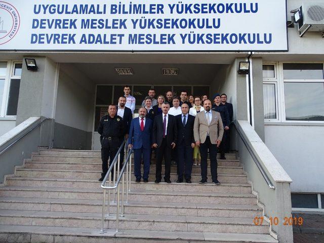 Vali Erdoğan Bektaş, Devrek Kamp&uuml;s&uuml;n&uuml; ziyaret etti 1