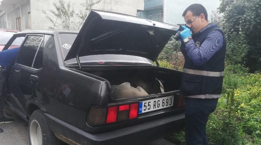 Park halindeki otomobilin ses sitemi &ccedil;alındı