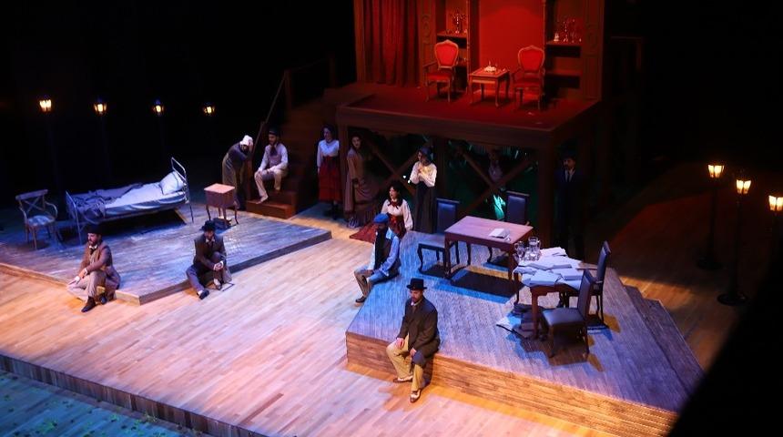 Şehir Tiyatrosu "Su&ccedil; ve Ceza&rdquo; oyunuyla perdelerini a&ccedil;tı