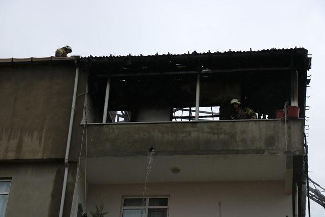 (Geniş haber) Tuzla'da 5 katlı binada yangın paniği 