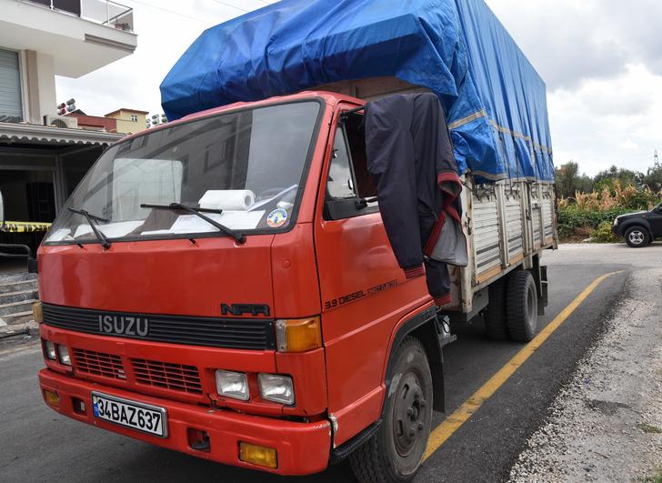 Babasının cansız bedenini görünce, 'Son kez elini öpseydim' diye gözyaşı döktü G3