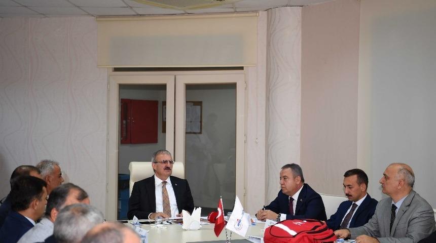 Vali Karaloğlu: &ldquo;Antalya&rsquo;da 967 tane toplanma alanı tespit edildi&rdquo;