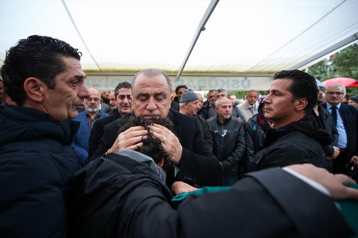 Ş&uuml;kr&uuml; Hanedar'ın babası son yolculuğuna uğurlandı