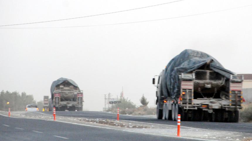 Sınıra sevk edilen askerlere coşkulu karşılama (2)