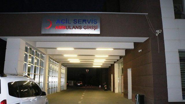 Terastaki tente çöktü: 1'i çocuk, 3 yaralı