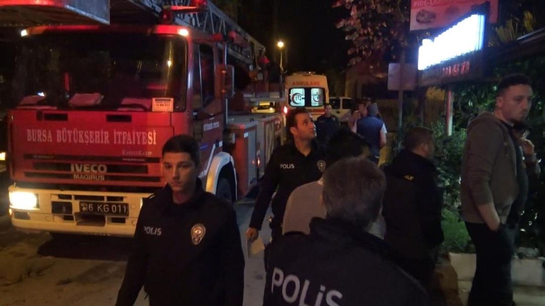 Yangın s&ouml;nd&uuml;rme malzemesi satılan iş yeri yangında k&uuml;le d&ouml;nd&uuml;