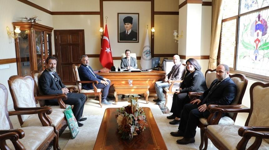 Vali Arslantaş, Uluslararası Erzincan Tarihi Sempozyumu düzenleme kurulu heyetini kabul etti