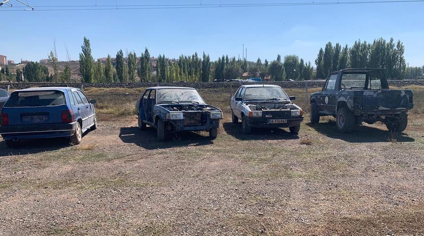 Operasyonda ele geçirenler şoke etti! Tüfek, otomobil...