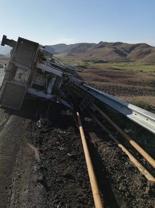 Tuzluca’da Trafik Kazası: 2 yaralı