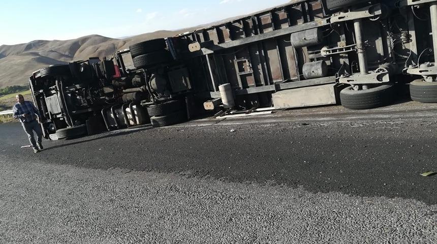 Tuzluca&rsquo;da Trafik Kazası: 2 yaralı