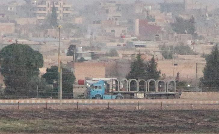 YPG'li teröristlerin beton bloklarla tünel inşası görüntülendi G2