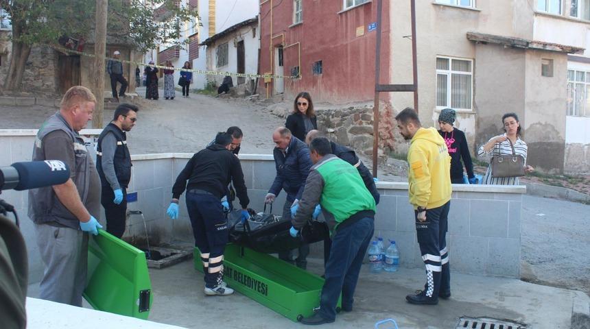SGK memuru, &ccedil;eşme başında &ouml;l&uuml; bulundu