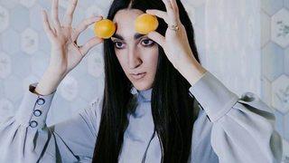 Gucci'nin yeni mankeni Armine Harutyunyan'a Photoshop'la estetik yaptılar