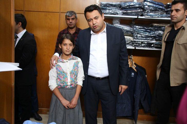 Varto’da 7 bin öğrenciye giyim yardımı G1