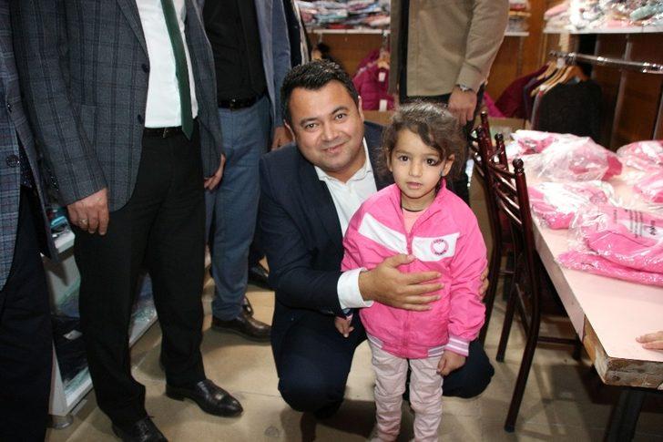 Varto’da 7 bin öğrenciye giyim yardımı G4