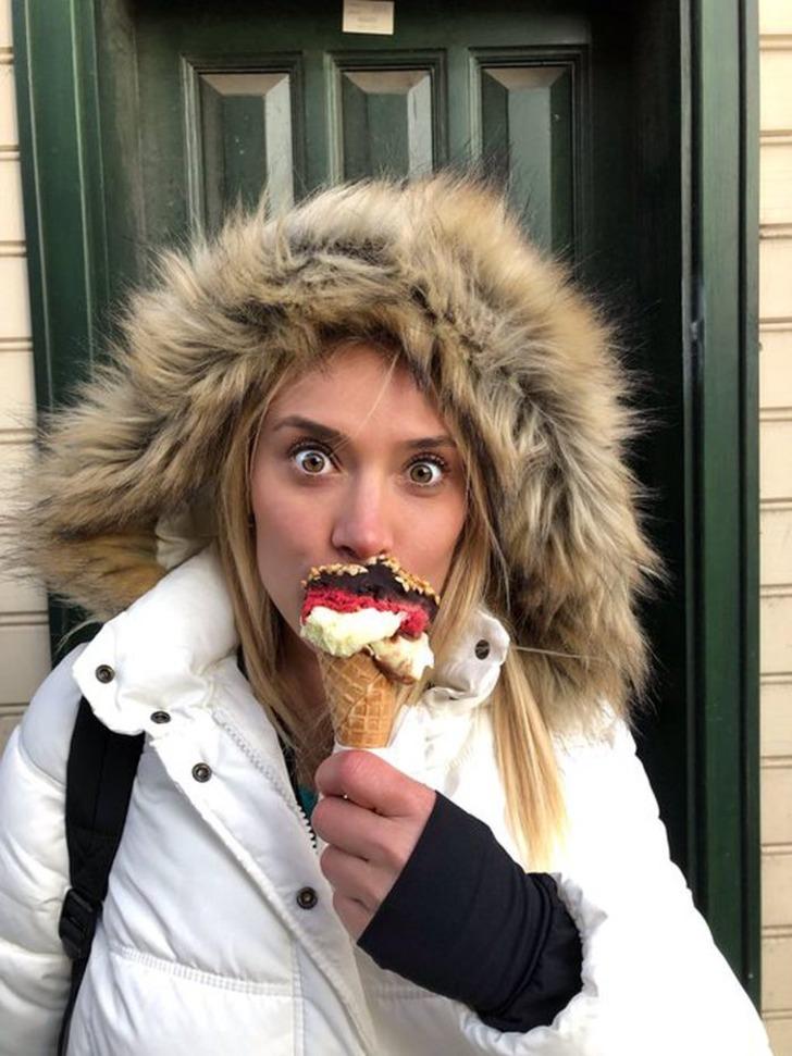 Galatasaraylı sporcu Derya Çayırgan güzelliği ile büyülüyor G5