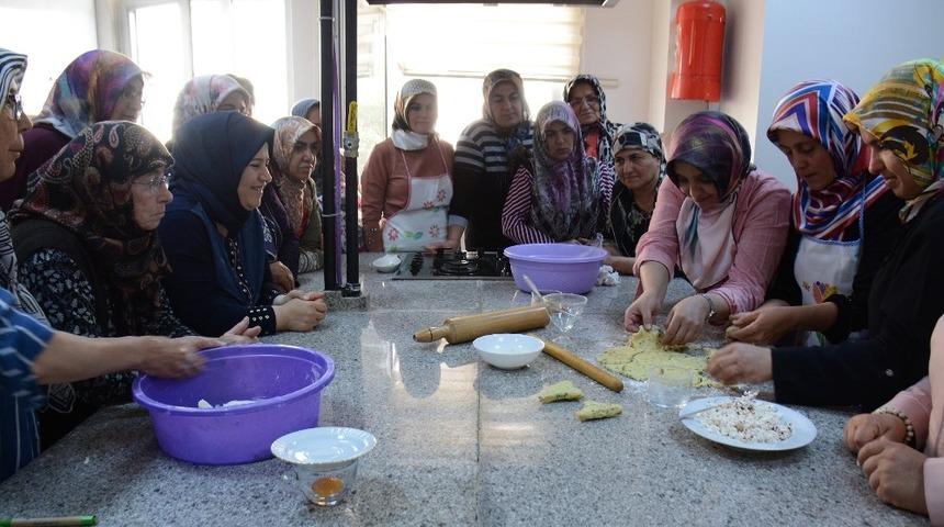 KOMEK&rsquo;ten &Ccedil;&ouml;lyak Hastalarına Glutensiz Mutfak Eğitimi