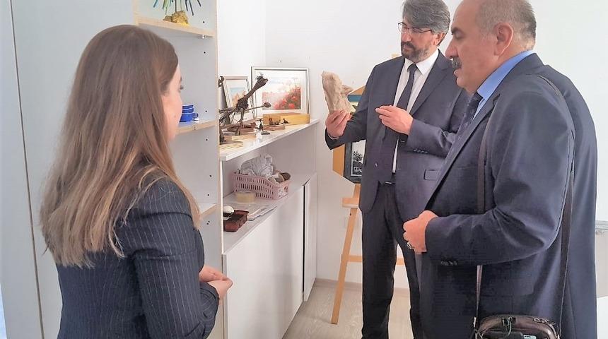 Bakanlık yetkilileri Aktif Yaşlı Merkezinde incelemelerde bulundu