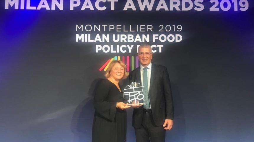 Kadın &Uuml;retici Pazarı, Milan Paktı &Ouml;d&uuml;llerinde şampiyon oldu