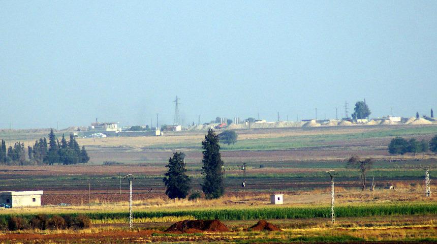 Ter&ouml;ristler kazdıkları t&uuml;nellere beton blok yerleştiriyor