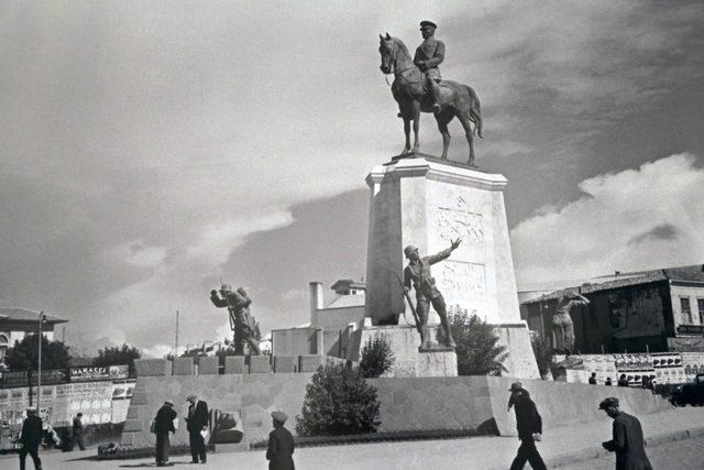 Hitler’in zulmünden kaçan Albert Eckstein’in Anadolu izlenimlerini anlatan fotoğraf sergisi açıldı