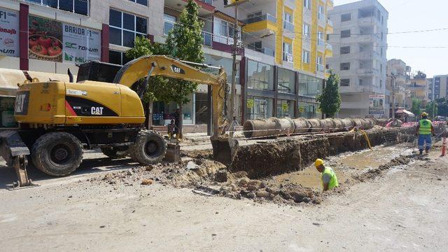 Erdemli’de yağmur suyu çalışmaları sürüyor