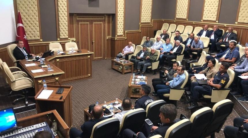 &ldquo;Orman yangınları&rdquo; ve &ldquo;elektrik yangınları&rdquo; konusunda muhtarlar bilgilendirildi