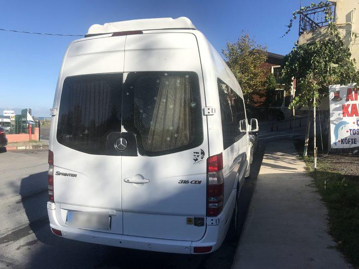 Beykoz'da öğrencilerin bulunduğu servis aracını kurşun yağmuruna tuttular G1