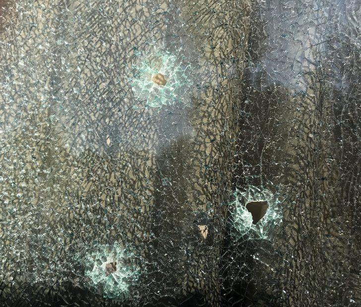 Beykoz'da öğrencilerin bulunduğu servis aracını kurşun yağmuruna tuttular G4