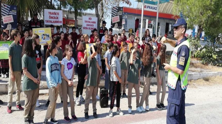 Binlerce vatandaşla yaya n&ouml;beti