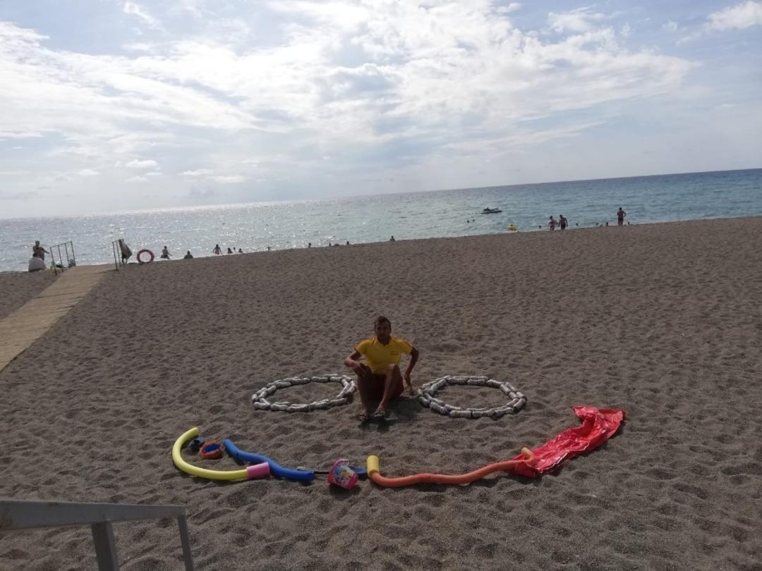 Yok b&ouml;yle bir koleksiyon, 52 şişede 15 bin izmarit