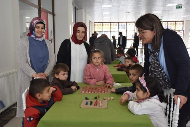 Boyabat’ta zeka geliştirici oyunlar sergisi açıldı