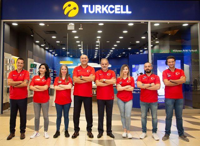 Turkcell çalışanları müşterilerine A Milli Takım forması giyerek hizmet verecek