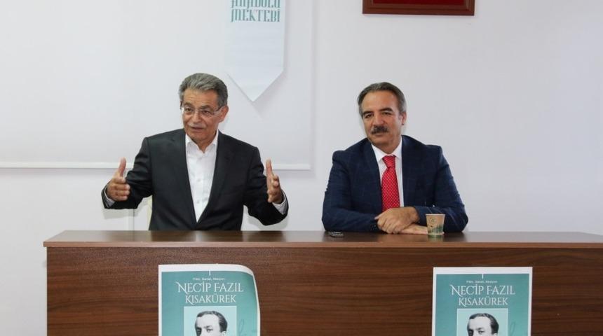 Rekt&ouml;r Bağlı Anadolu Mektebi &ouml;ğrencileriyle buluştu