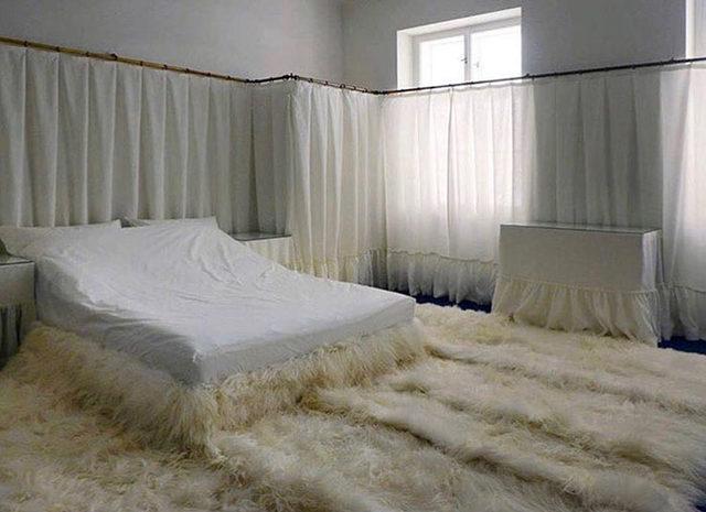 beds-bedrooms-with-threatening-auras-1-5d9c70f8bea1d__700