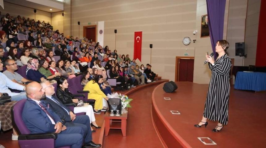 &Ccedil;ocuklara kitap okuma alışkanlığı kazandırmanın y&ouml;ntemleri